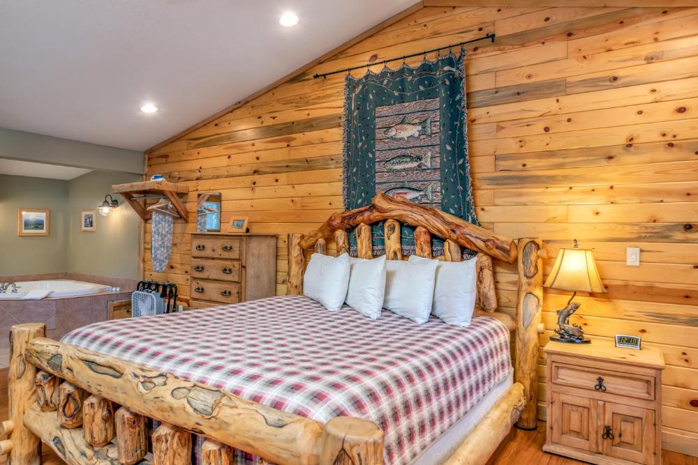Cottage Studio with hot tub interior